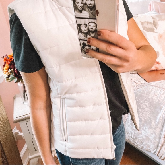 LOFT white puffer vest nwot size small - Picture 2 of 3